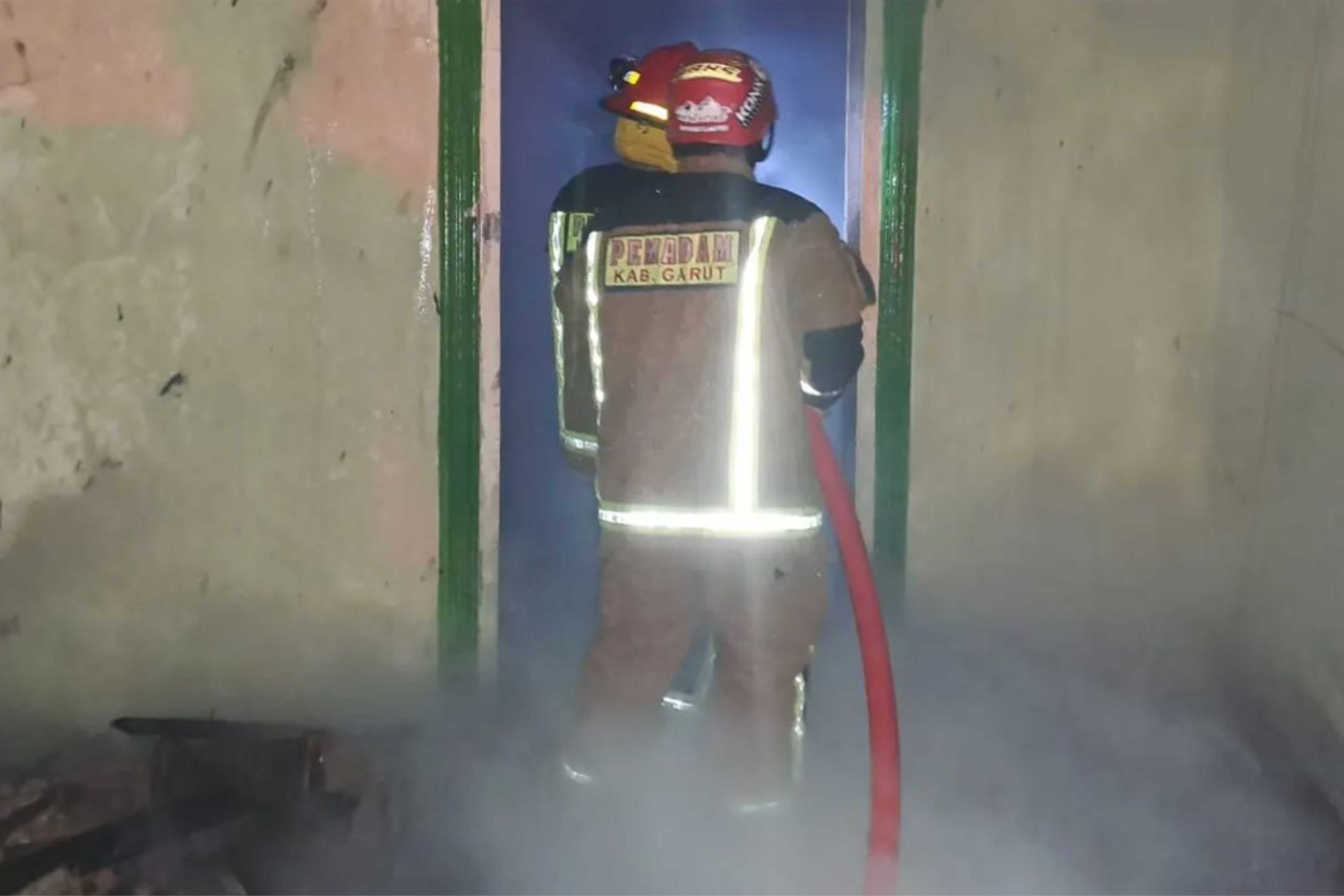 Kebakaran Rumah di Mekarmukti Garut, Seorang Lansia Meninggal Usai Terjebak Kobaran Api